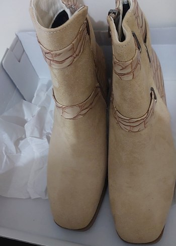 Bej Süet Tokalı Kadın Bot - Görsel 7