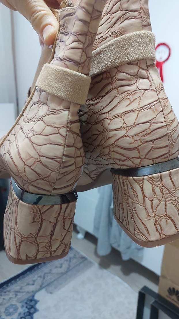 Bej Süet Tokalı Kadın Bot - Görsel 4