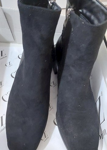Siyah Süet Tokalı Blok Topuk Bot - Görsel 2
