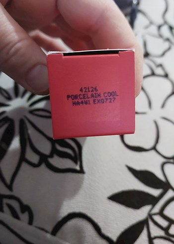 THE ONE Kırmızı Mat Fondöten SPF 30 - Görsel 3