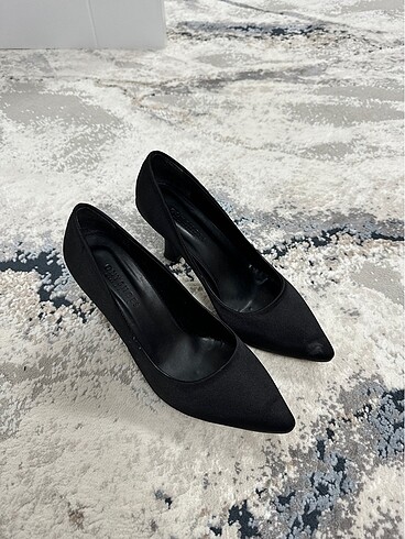 Siyah Stiletto