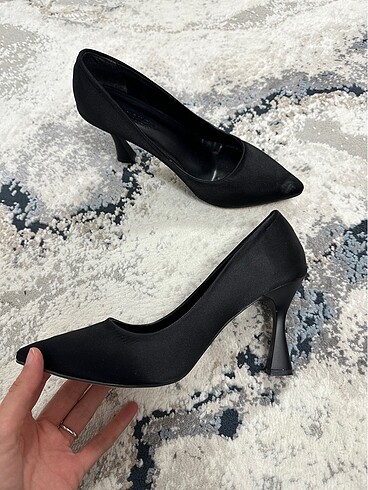 40 Beden Siyah Stiletto