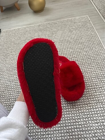 39 Beden kırmızı Renk Pufidik Ev terliği