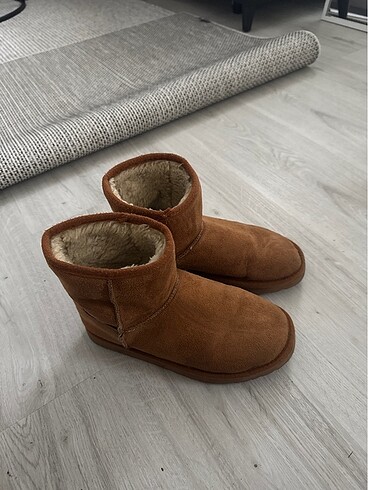 Ugg bot