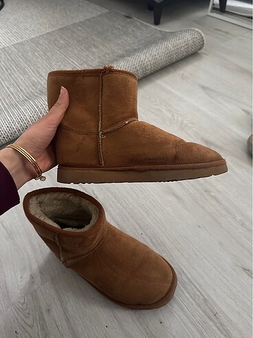 39 Beden Ugg bot