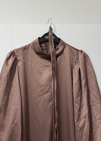 Saten balon kol abiye elbise - Görsel 2