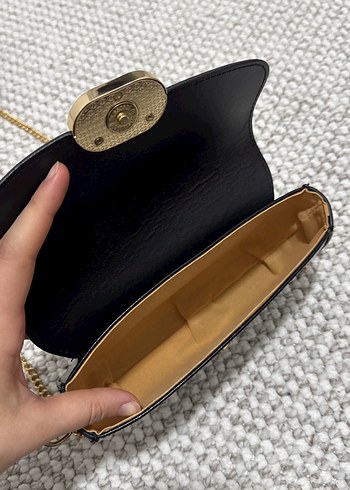 Zincir Detaylı Siyah Deri Çanta - Görsel 5