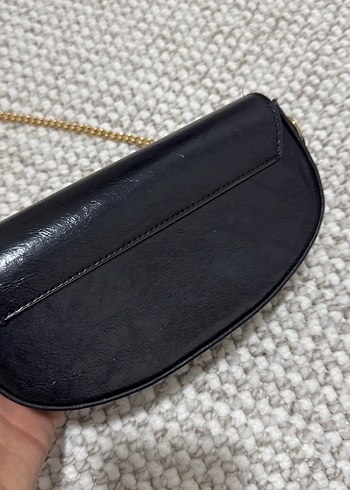 Zincir Detaylı Siyah Deri Çanta - Görsel 3