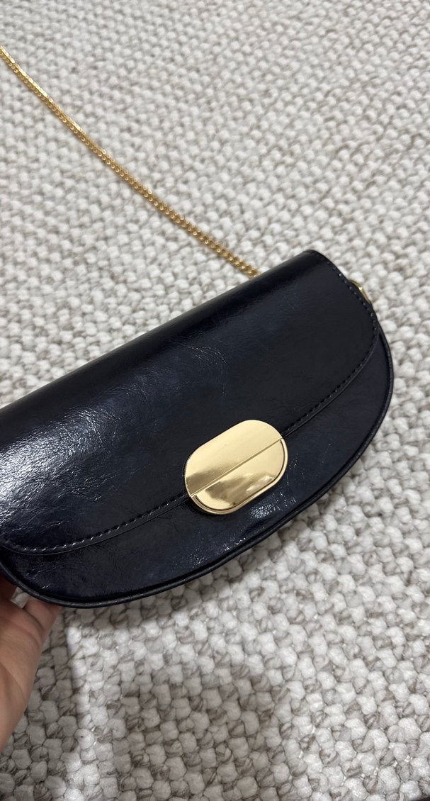 Zincir Detaylı Siyah Deri Çanta - Görsel 2