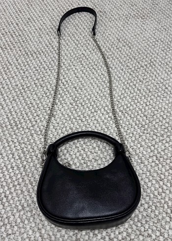 Zincir Detaylı Siyah Deri Çanta - Görsel 2