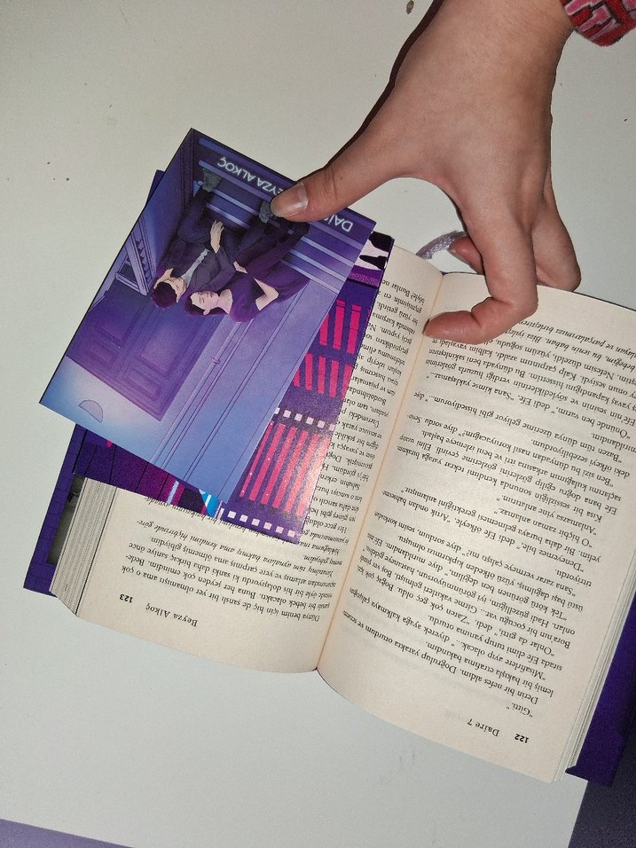 DAİRE 7 - Beyza Alkoc Roman Ciltli. - Görsel 4