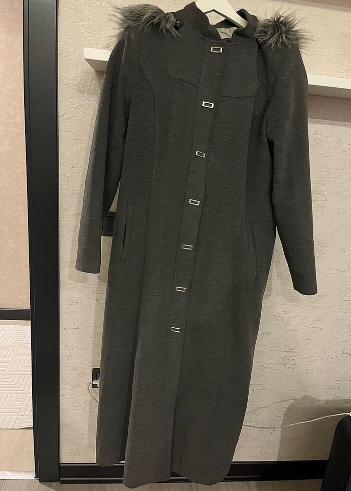 Kürk kapşonlu pardesu - Görsel 4