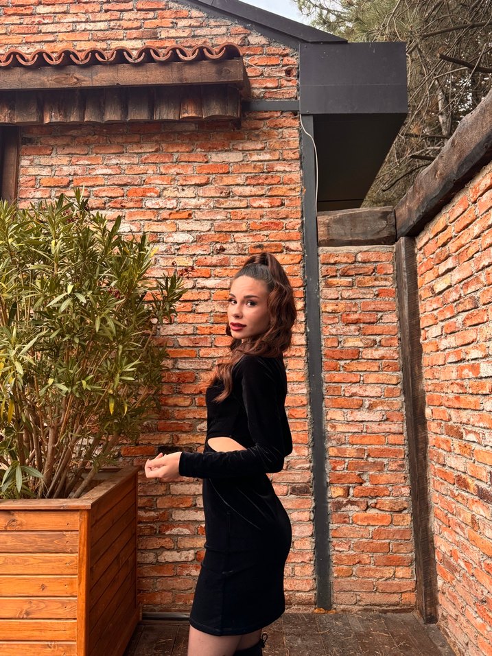 Koton Siyah Süet Mini Elbise, Yüksek Yaka, Uzun Kollu - Görsel 3