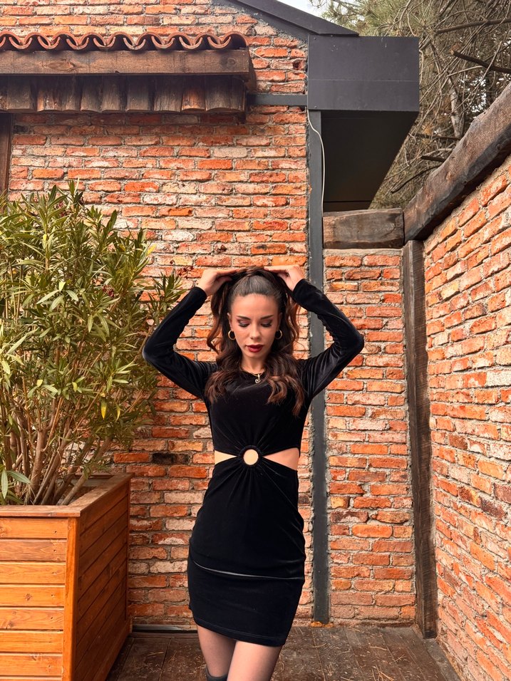 Koton Siyah Süet Mini Elbise, Yüksek Yaka, Uzun Kollu - Görsel 2