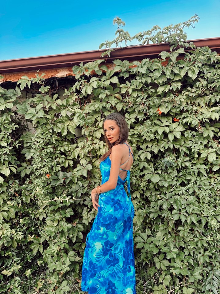 Koton Mavi Bağlama Desenli Uzun Drapeli Elbise - Görsel 3