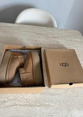 UGG Kadın Kahverengi Süet Dolgu Topuklu Bot - Görsel 6