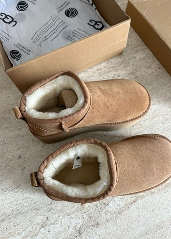 UGG Kadın Kahverengi Süet Dolgu Topuklu Bot - Görsel 7