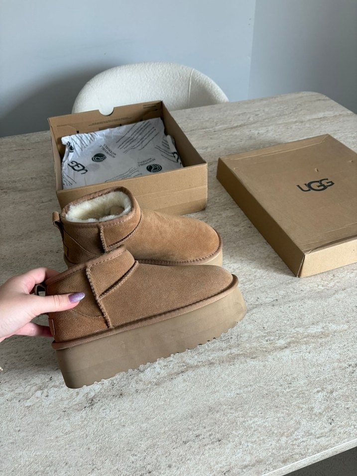 UGG Kadın Kahverengi Süet Dolgu Topuklu Bot - Görsel 3