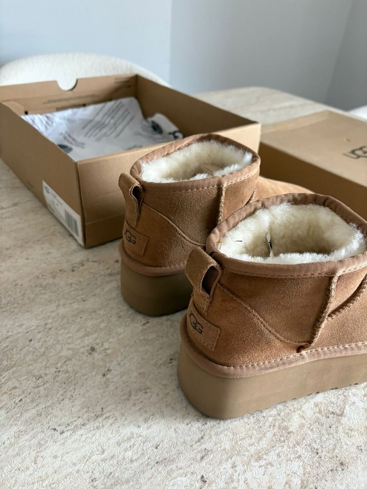 UGG Kadın Kahverengi Süet Dolgu Topuklu Bot - Görsel 5