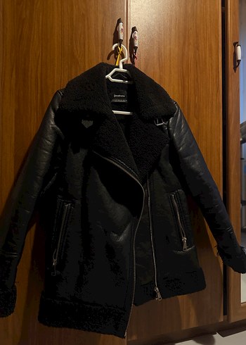 Stradivarius Siyah Kürklü Deri Biker Ceket - Görsel 3