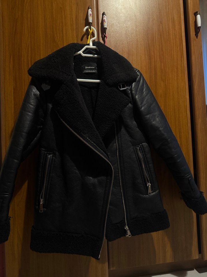 Stradivarius Siyah Kürklü Deri Biker Ceket - Görsel 2