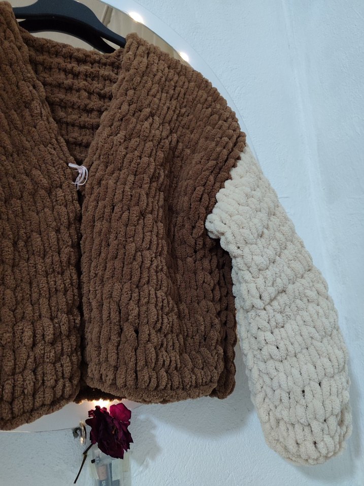 Kadın Kahverengi Örgü Mini Hırka - Görsel 3