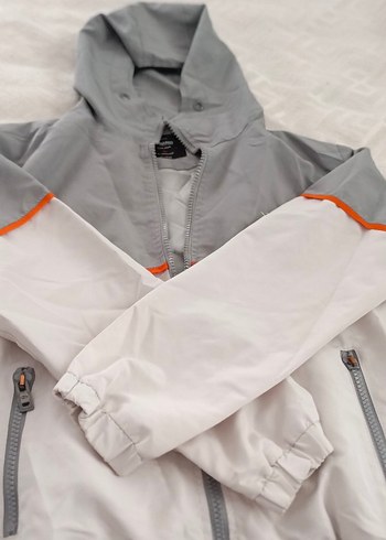 Erkek Gri-Beyaz Fermuarlı Yağmurluk - Görsel 2