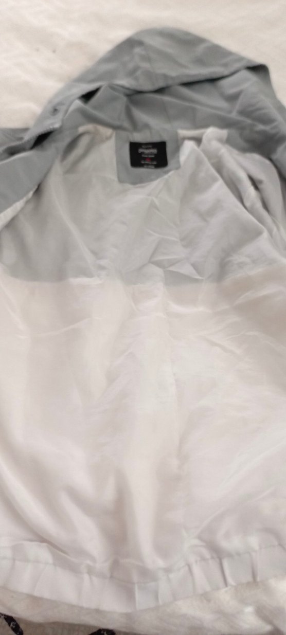 Erkek Gri-Beyaz Fermuarlı Yağmurluk - Görsel 3