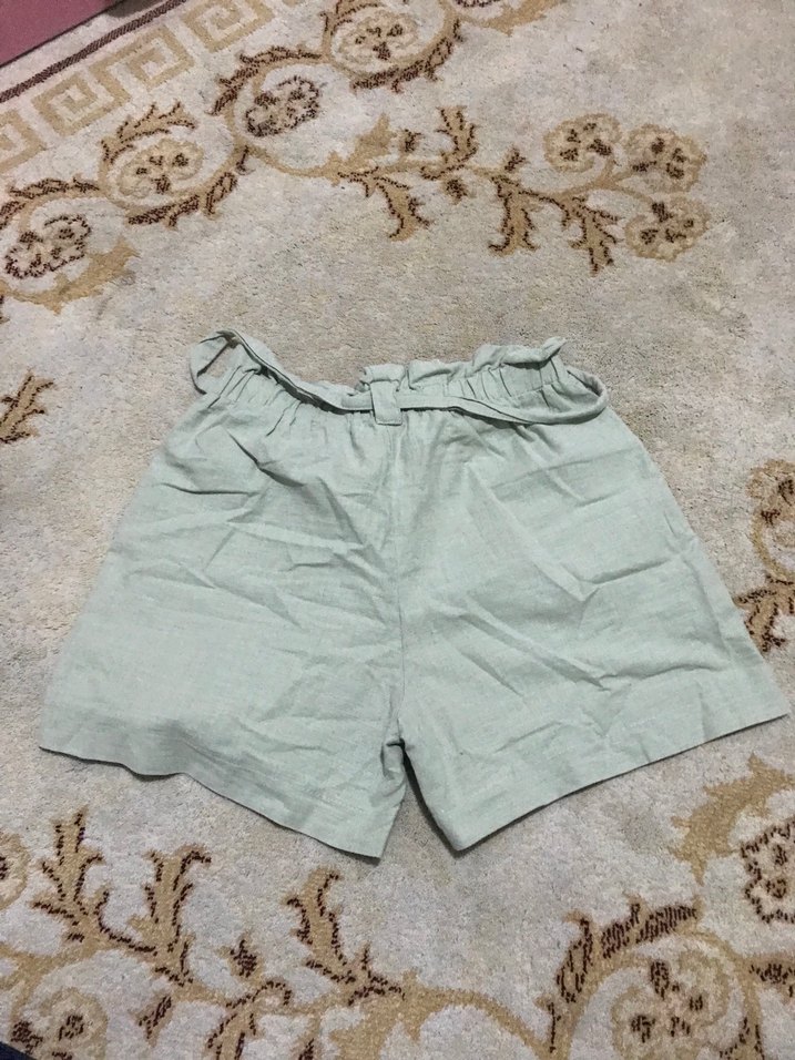 Yeşil Kemerli Yüksek Bel Keten Şort - Görsel 2