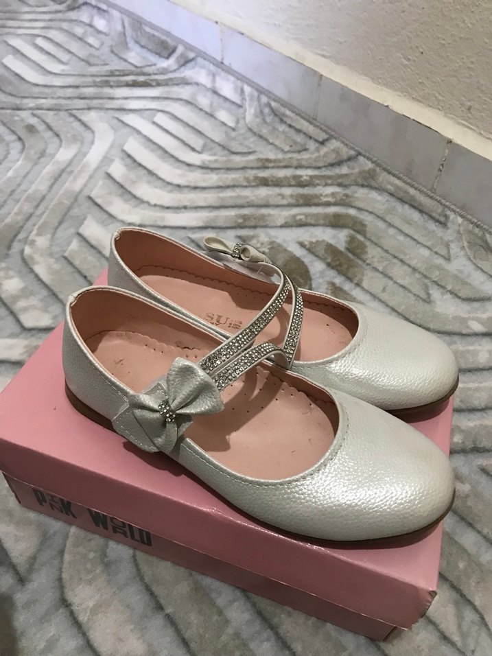 Kız Çocuk Beyaz Tokalı Babet Ayakkabı - Görsel 2