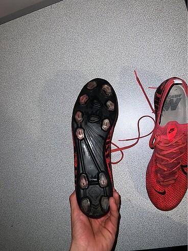 42.5 Beden kırmızı Renk Nike krampon