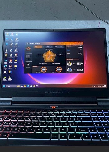 Excalibur RGB Aydınlatmalı Oyun Laptopu