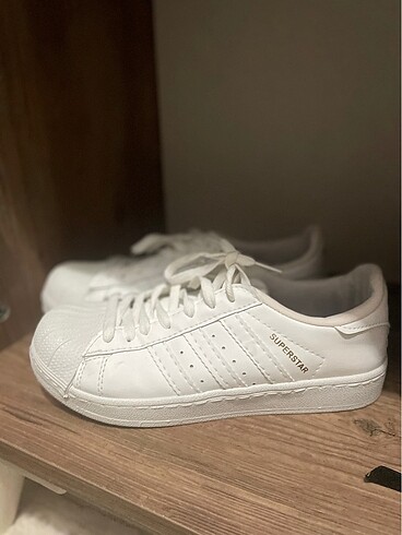 SUPERSTAR