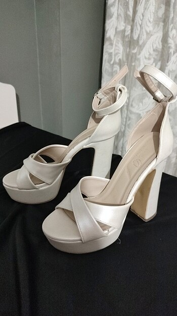 Beyaz platformulu ayakabı  - Görsel 5