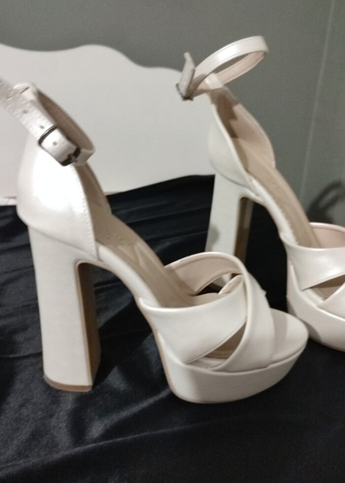 Beyaz platformulu ayakabı  - Görsel 2