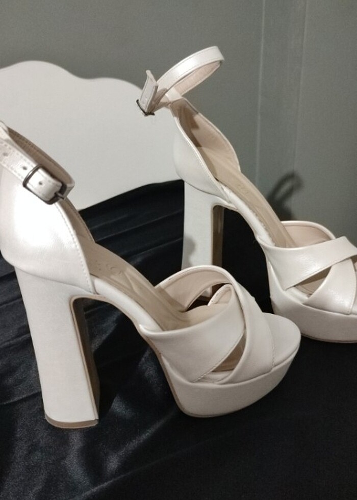 Beyaz platformulu ayakabı  - Görsel 3