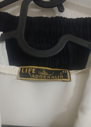 44 Beden beyaz Renk Rezerve edildi almayin !!!SIFIR life Adrenalin marka Siyah beyaz