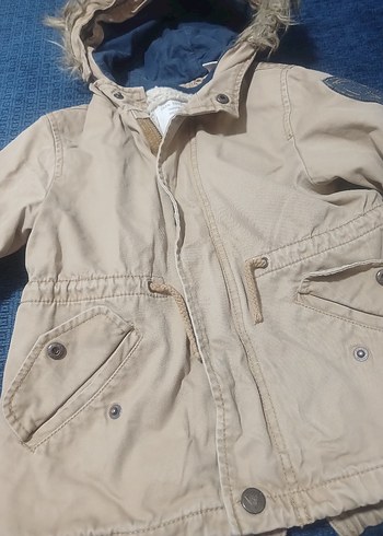 Erkek Çocuk Bej Kapüşonlu Kürk Detaylı Mont içli dışlı - Görsel 5