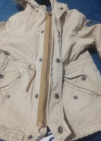 Erkek Çocuk Bej Kapüşonlu Kürk Detaylı Mont içli dışlı - Görsel 9