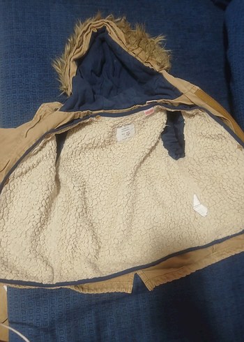 Erkek Çocuk Bej Kapüşonlu Kürk Detaylı Mont içli dışlı - Görsel 10