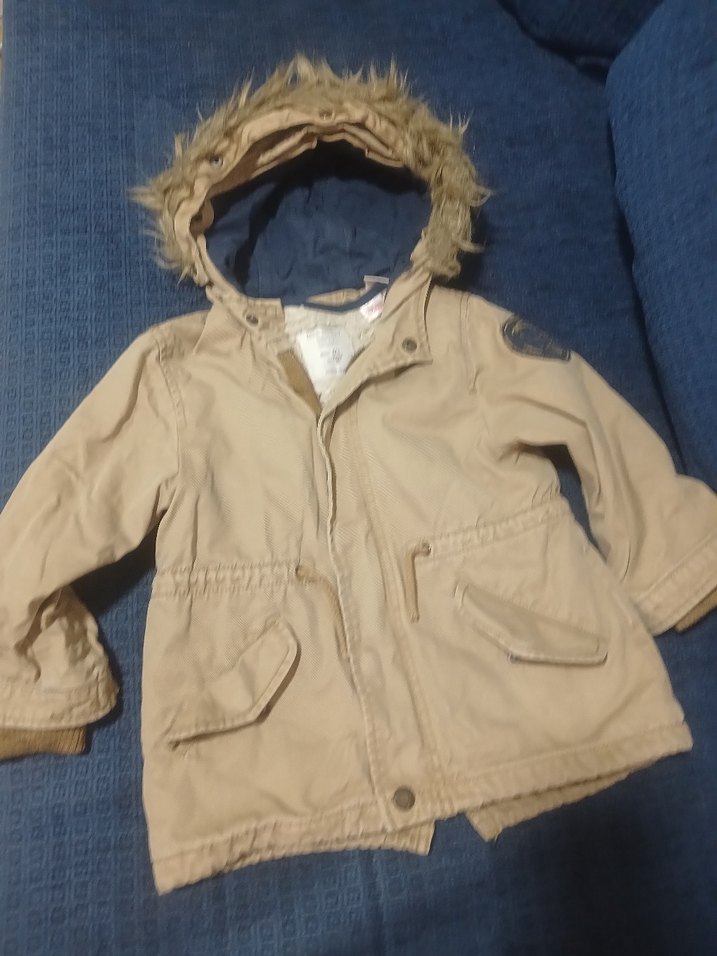 Erkek Çocuk Bej Kapüşonlu Kürk Detaylı Mont içli dışlı - Görsel 3