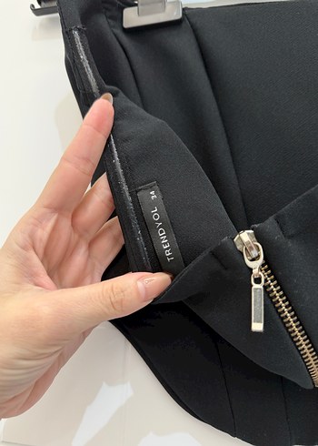 Siyah Straplez Kemer Detaylı Mini Büstiyer - Görsel 3