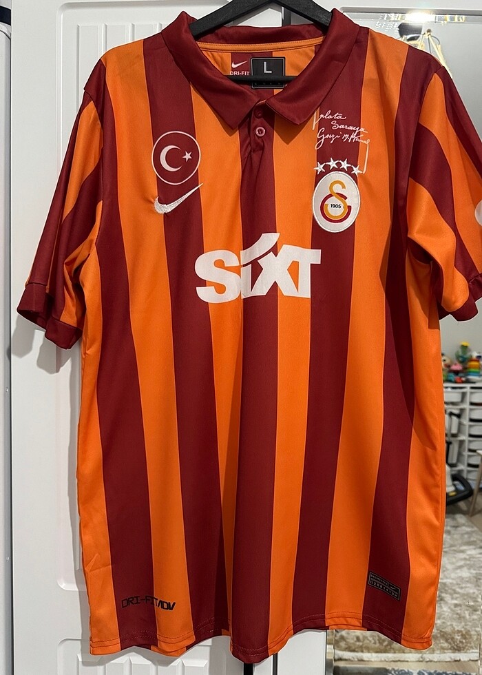 Galata saray 100. Yıl forma - Görsel 3