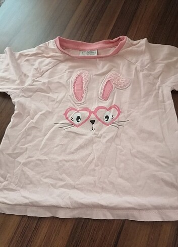 LC Waikiki Tisört 4/5 yaşa uygun