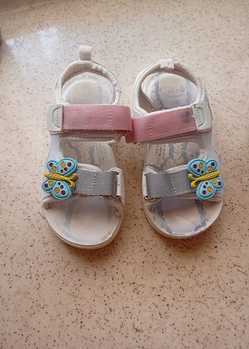 Kız Çocuk Beyaz Pastel Bantlı Sandalet