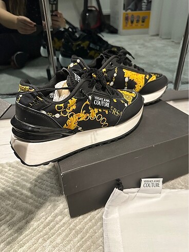Versace sneaker yeni sezon etiketli kutulu