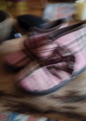 Kız Çocukları İçin Pembe Ekose Yün Terlik - Görsel 2