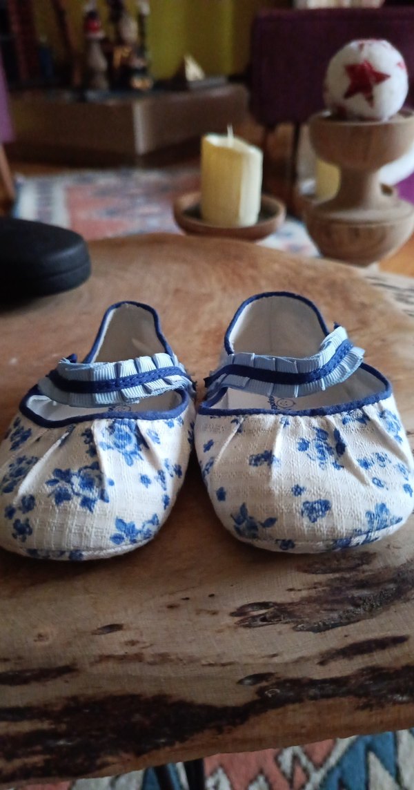 Kız Bebek Mavi Çiçekli Fırfırlı İlk Adım Ayakkabısı - Görsel 2