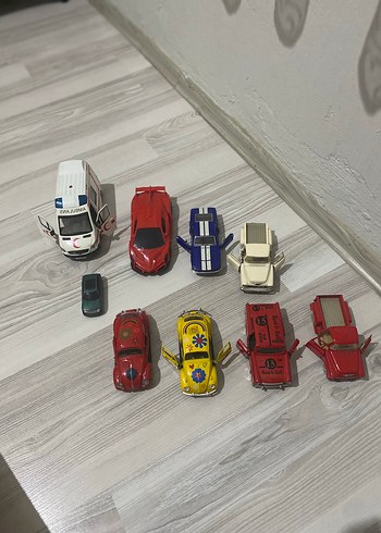 Beden Renk Renkli Mini Oyuncak Arabalar Seti