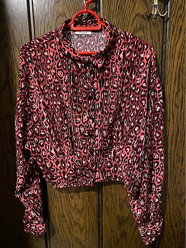 Collezione kırmızı leopar gömlek